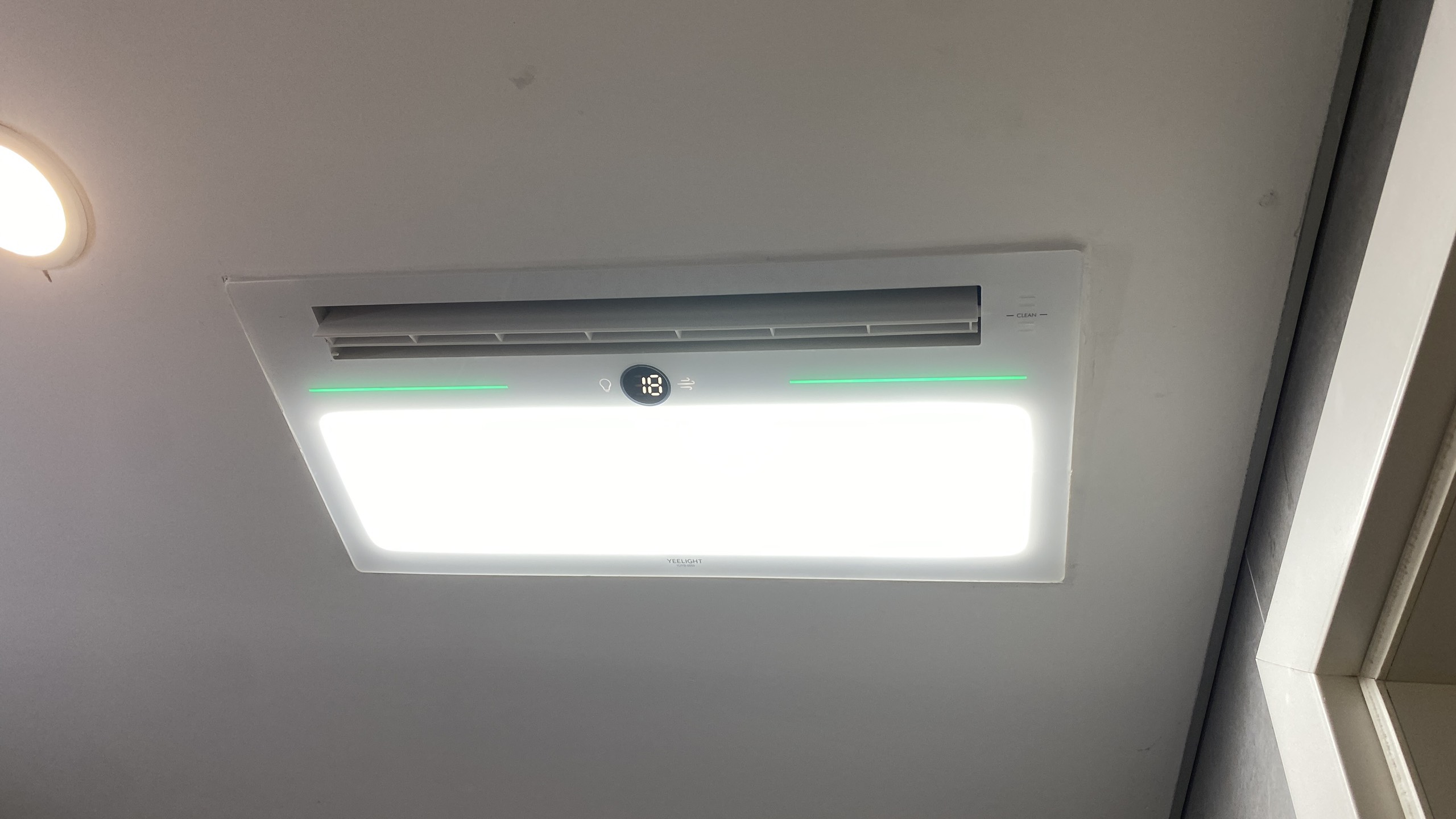 Đèn sưởi nhà tắm Yeelight S21 cải tiến khử trùng bằng Plasma xanh - Eco ...