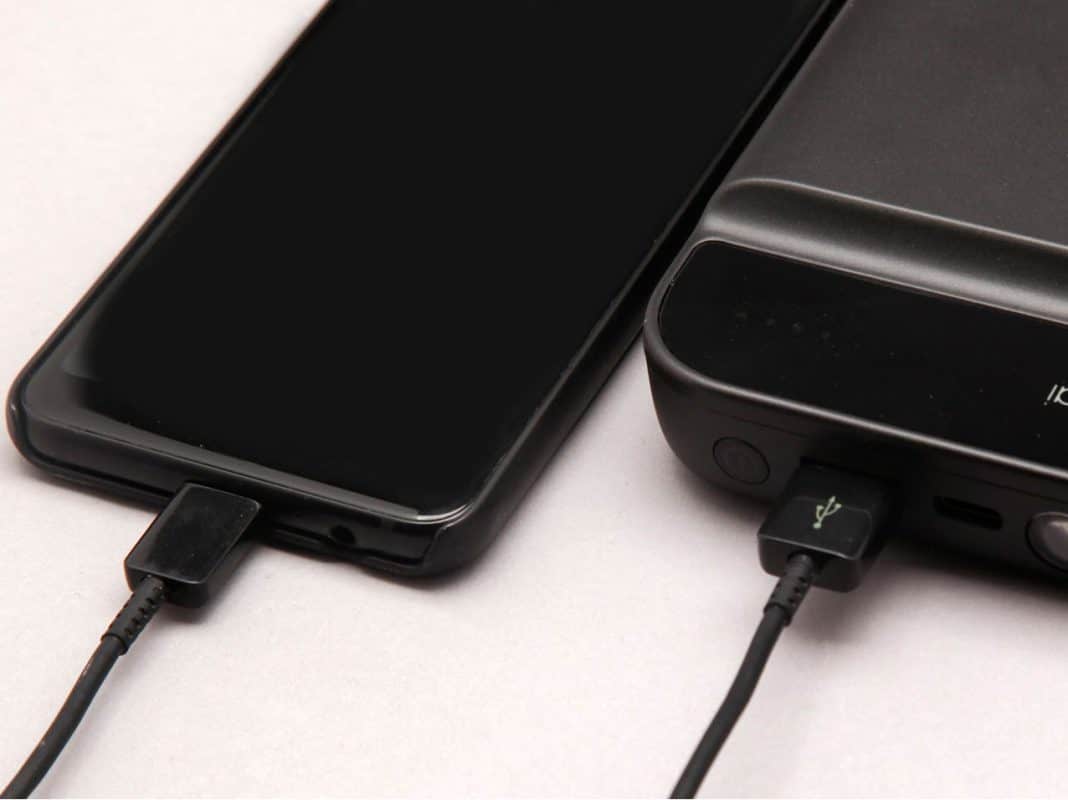 sạc điện thoại với 70mai midrive ps01
