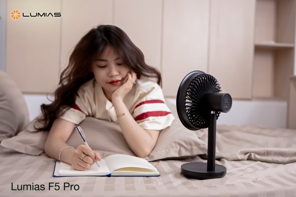 Quạt mini để bàn tích điện Lumias F5 Pro - Eco Digital